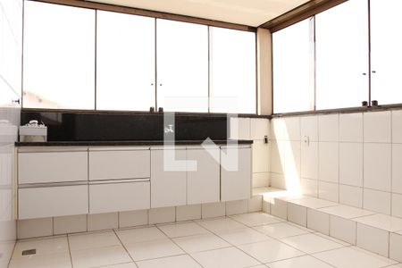 Apartamento para alugar com 120m², 2 quartos e 1 vagaÁrea de Serviço