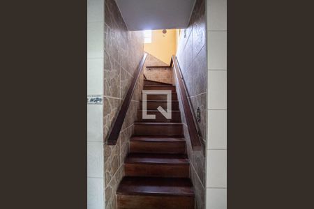 Casa à venda com 400m², 5 quartos e 2 vagasEscada