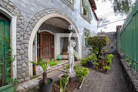 Casa à venda com 400m², 5 quartos e 2 vagasFachada