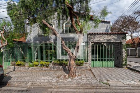 Casa à venda com 400m², 5 quartos e 2 vagasFachada