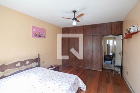 Casa à venda com 400m², 5 quartos e 2 vagasSuíte 2