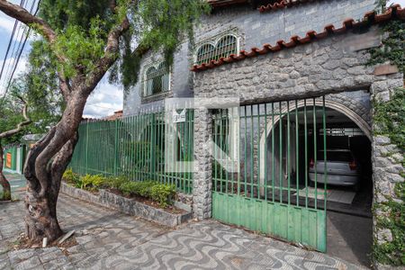 Casa à venda com 400m², 5 quartos e 2 vagasFachada