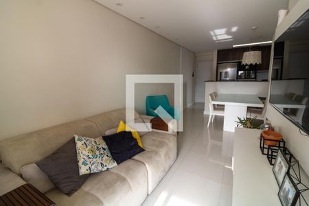 Sala de apartamento para alugar com 3 quartos, 66m² em Vila Suzana, São Paulo