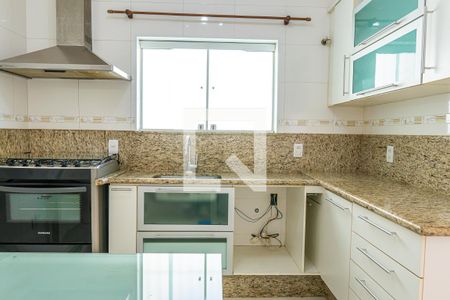 Casa para alugar com 200m², 4 quartos e 4 vagas Casa para alugar com 200m², 4 quartos e 4 vagasCozinha