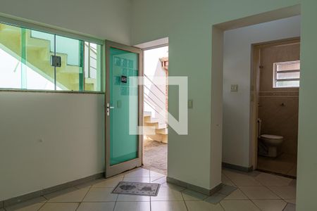 Casa para alugar com 200m², 4 quartos e 4 vagas Casa para alugar com 200m², 4 quartos e 4 vagasSala