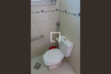 Casa para alugar com 200m², 4 quartos e 4 vagas Casa para alugar com 200m², 4 quartos e 4 vagasBanheiro da Suíte 1