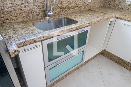 Casa para alugar com 200m², 4 quartos e 4 vagas Casa para alugar com 200m², 4 quartos e 4 vagasCozinha