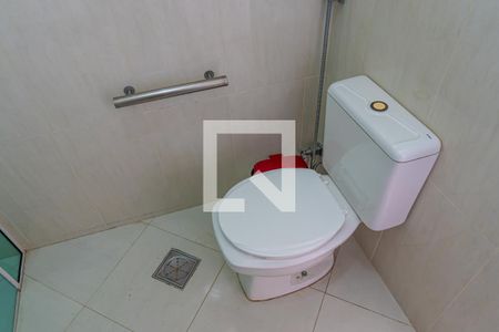 Casa para alugar com 200m², 4 quartos e 4 vagas Casa para alugar com 200m², 4 quartos e 4 vagasBanheiro da Suíte 1