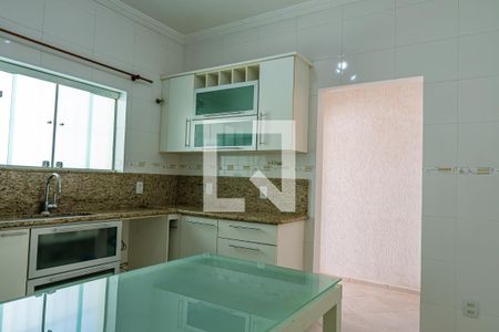 Casa para alugar com 200m², 4 quartos e 4 vagas Casa para alugar com 200m², 4 quartos e 4 vagasCozinha
