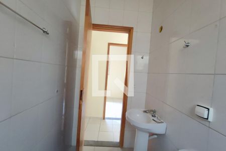Casa para alugar com 80m², 3 quartos e 2 vagasBanheiro Social