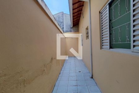 Casa para alugar com 80m², 3 quartos e 2 vagasCorredor - Quintal 