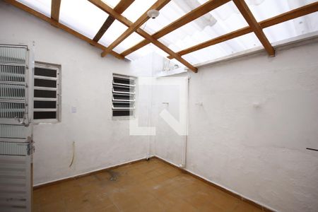 Casa à venda com 64m², 1 quarto e sem vagaQuintal