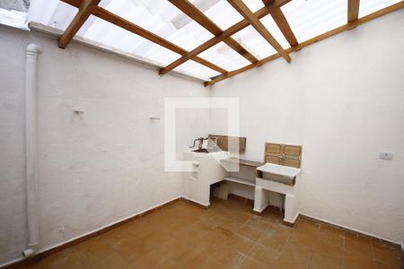 Casa à venda com 64m², 1 quarto e sem vagaQuintal