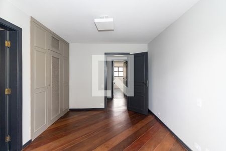 Apartamento para alugar com 202m², 3 quartos e 3 vagas Apartamento para alugar com 202m², 3 quartos e 3 vagasSuíte 2
