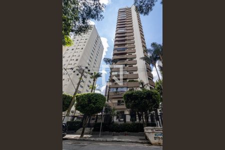 Apartamento para alugar com 202m², 3 quartos e 3 vagas Apartamento para alugar com 202m², 3 quartos e 3 vagasFachada