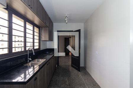 Apartamento para alugar com 202m², 3 quartos e 3 vagas Apartamento para alugar com 202m², 3 quartos e 3 vagasCozinha