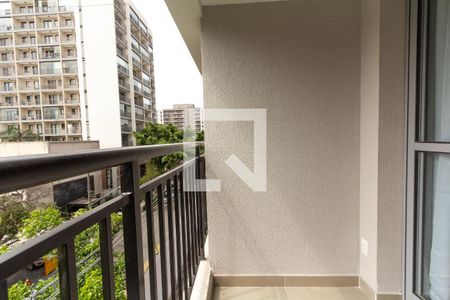 Varanda  de kitnet/studio para alugar com 1 quarto, 31m² em Moema, São Paulo