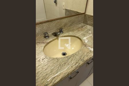 Apartamento para alugar com 128m², 3 quartos e 1 vagaBanheiro - Suíte