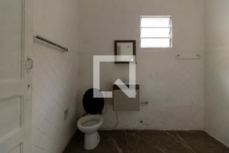 Casa à venda com 220m², 3 quartos e 2 vagas Casa à venda com 220m², 3 quartos e 2 vagasBanheiro