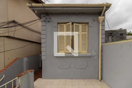 Casa à venda com 220m², 3 quartos e 2 vagas Casa à venda com 220m², 3 quartos e 2 vagasFachada