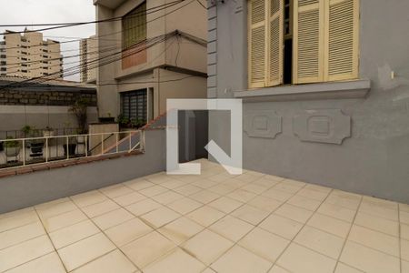 Casa à venda com 220m², 3 quartos e 2 vagas Casa à venda com 220m², 3 quartos e 2 vagasQuintal