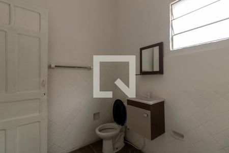 Casa à venda com 220m², 3 quartos e 2 vagas Casa à venda com 220m², 3 quartos e 2 vagasBanheiro