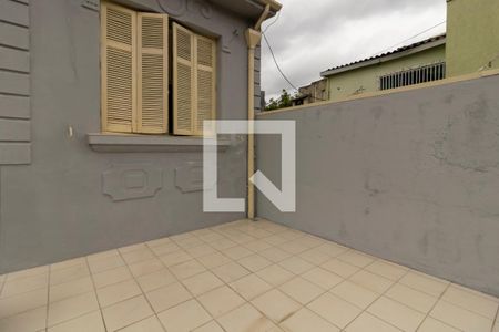 Casa à venda com 220m², 3 quartos e 2 vagas Casa à venda com 220m², 3 quartos e 2 vagasQuintal
