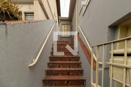 Casa à venda com 220m², 3 quartos e 2 vagas Casa à venda com 220m², 3 quartos e 2 vagasEntrada