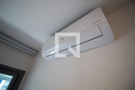 Ar condicionado Sala  de apartamento para alugar com 1 quarto, 37m² em Jardim das Acácias, São Paulo