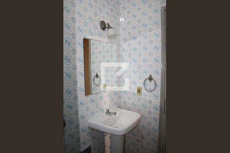 Casa à venda com 120m², 2 quartos e 4 vagasBanheiro social