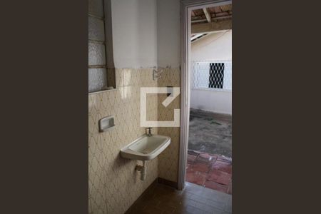 Casa à venda com 120m², 2 quartos e 4 vagasBanheiro de serviço