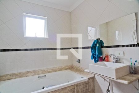 Casa à venda com 225m², 3 quartos e 5 vagasBanheiro da Suíte