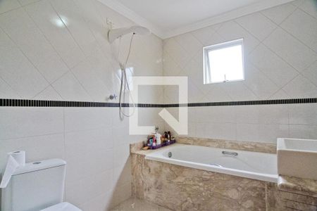 Casa à venda com 225m², 3 quartos e 5 vagasBanheiro da Suíte