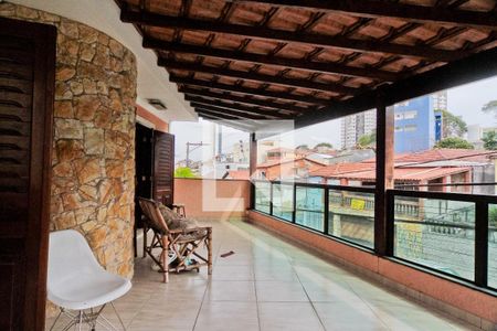 Casa à venda com 225m², 3 quartos e 5 vagasVaranda