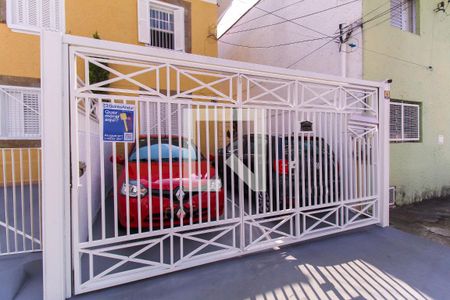 Casa para alugar com 120m², 3 quartos e 1 vaga Casa para alugar com 120m², 3 quartos e 1 vagaFachada