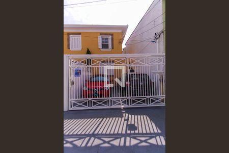 Casa para alugar com 120m², 3 quartos e 1 vaga Casa para alugar com 120m², 3 quartos e 1 vagaFachada