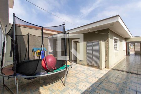 Casa à venda com 299m², 3 quartos e 4 vagas Casa à venda com 299m², 3 quartos e 4 vagasQuintal