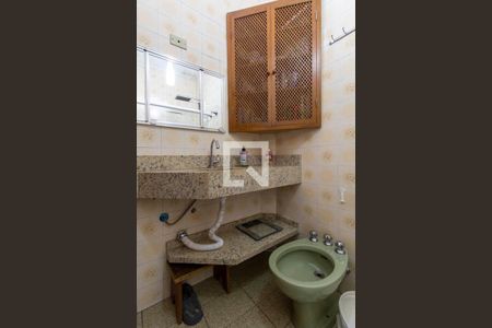 Casa à venda com 299m², 3 quartos e 4 vagas Casa à venda com 299m², 3 quartos e 4 vagasBanheiro Suíte