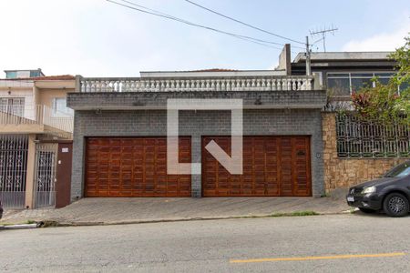 Casa à venda com 299m², 3 quartos e 4 vagas Casa à venda com 299m², 3 quartos e 4 vagasFachada