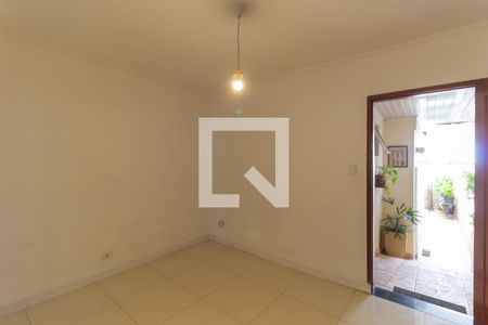 Sala 2 de casa à venda com 2 quartos, 110m² em Vila Firmiano Pinto, São Paulo