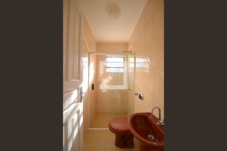 Banheiro de apartamento para alugar com 1 quarto, 49m² em Partenon, Porto Alegre