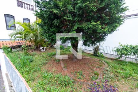 Casa à venda com 330m², 2 quartos e 4 vagas Casa à venda com 330m², 2 quartos e 4 vagasJardim