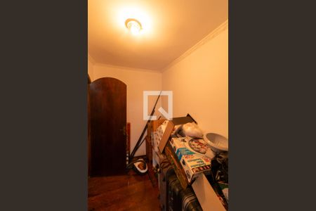 Casa à venda com 330m², 2 quartos e 4 vagas Casa à venda com 330m², 2 quartos e 4 vagasCloset