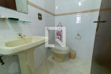 Casa à venda com 330m², 2 quartos e 4 vagas Casa à venda com 330m², 2 quartos e 4 vagasBanheiro da Suíte 1