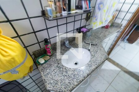 Casa à venda com 330m², 2 quartos e 4 vagas Casa à venda com 330m², 2 quartos e 4 vagasLavabo