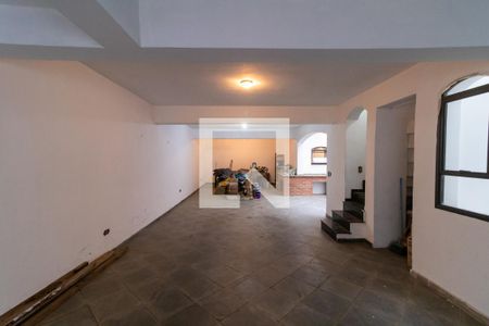 Casa à venda com 330m², 2 quartos e 4 vagas Casa à venda com 330m², 2 quartos e 4 vagasGaragem