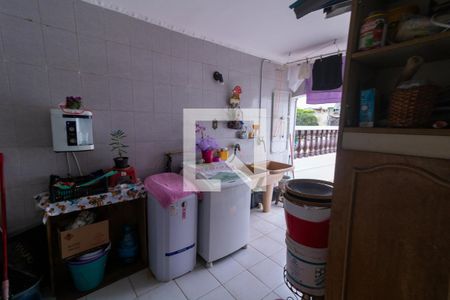 Casa à venda com 330m², 2 quartos e 4 vagas Casa à venda com 330m², 2 quartos e 4 vagasÁrea de Serviço