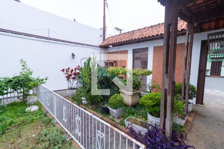 Casa à venda com 330m², 2 quartos e 4 vagas Casa à venda com 330m², 2 quartos e 4 vagasJardim