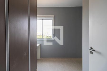 Quarto 2 de apartamento à venda com 2 quartos, 42m² em Jardim Tupanci, Barueri