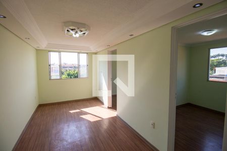 Sala de apartamento para alugar com 2 quartos, 40m² em Vila Romanópolis, Ferraz de Vasconcelos